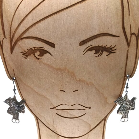 Vintage Western Saddle Dangle Earrings in Silver Tone with Intricate Lightweight - Picture 1 of 4